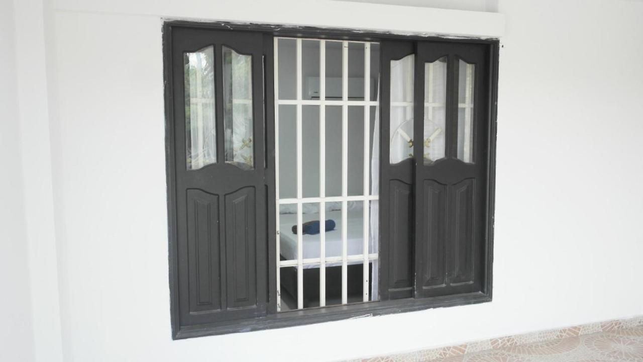 Pensión In Guest - C2-l Near The Sea With Pool Air Conditioning And Wifi