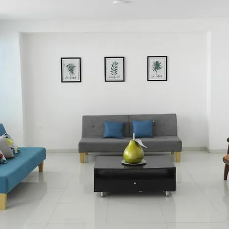 Pensión In Guest - C2-l Near The Sea With Pool Air Conditioning And Wifi *